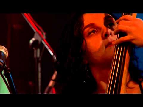 ellen oléria e pret.utu - não lugar (2012)