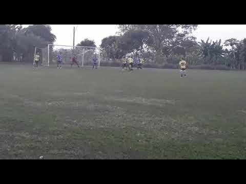Quase gol do meninos da vila