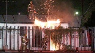 preview picture of video 'LAFD / Exterior Small House Fire'