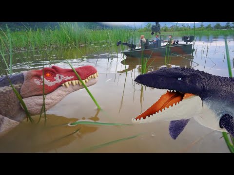 NEW SPINOSAURUS,MOSASAURUS Vs T-REX | JURASSIC WORLD CAMP CRETACEOUS | BOBOTV