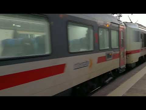 treno IC 510 in partenza Asti per Torino PN con colorazione IC sun