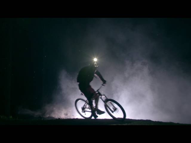 Vidéo teaser pour BUSTER 2000 // The 2000 lumens power light made by SIGMA SPORT