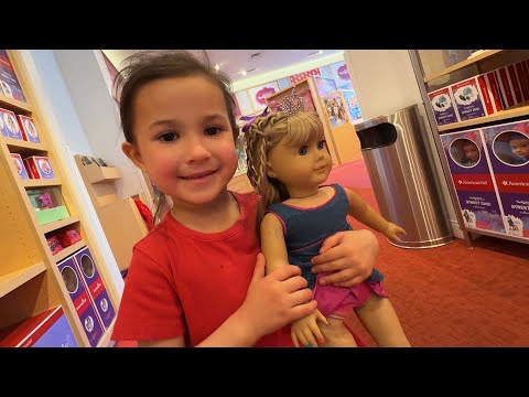 Oak and AMERiCAN GiRL DOLL GO SHOPPiNG AT American GIRL DOLL STORE!!