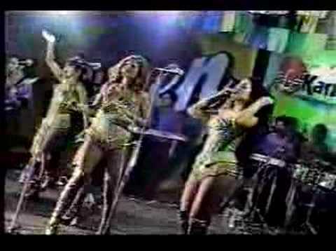 Tomando Una Copa - Agua bella