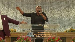 Download lagu Une heure d'adoration avec la Soeur Fendie NOEL mp3