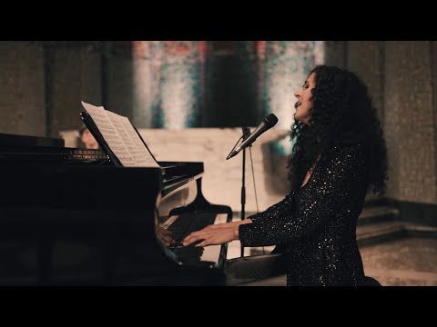 LAILA BIALI – Joy to the World (feat. members of the Toronto Mass Choir)