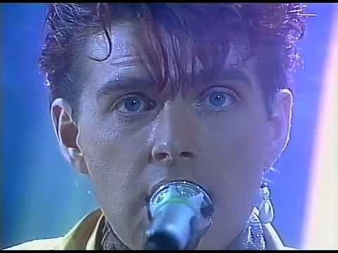 Thompson Twins - Hold Me Now (1984 live HQ)