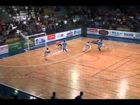 Umuarama e Marreco empatam em 3 a 3 em jogo tumultuado