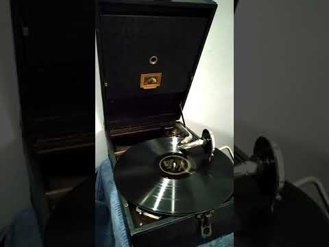 Just A Gigolo..Jack Hilton and his Orchestra. 5/9/30..A great recording played on the HMV 101.