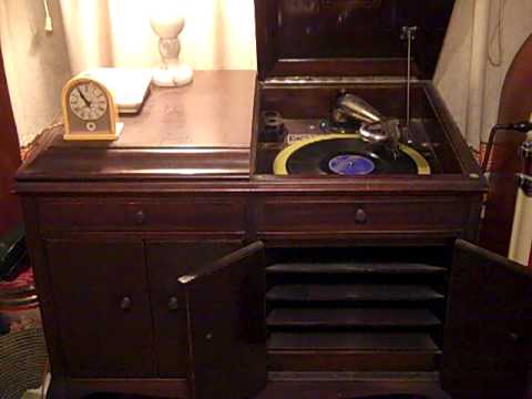 TED LEWIS AND HIS ORCH. - BEALE STREET BLUES - ROARING 20'S VICTROLA.MP4