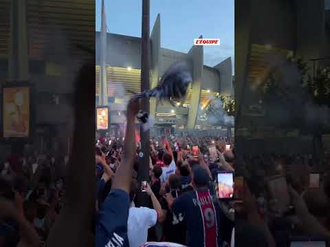 🔥​😍 SCÈNE DE LIESSE aux abords du Parc des Princes #psg #football #parissaintgermain