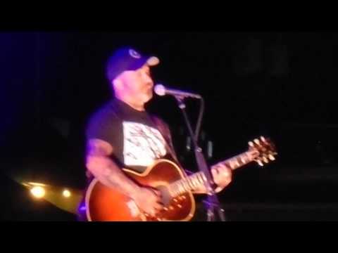 Aaron Lewis - Outside live at John T. Floore Country Store in Helotes, Texas