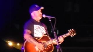 Aaron Lewis - Outside live at John T. Floore Country Store in Helotes, Texas