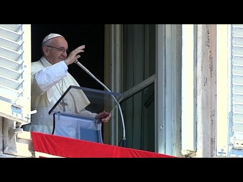 El Papa pide en el Ángelus por las víctimas de las catástrofes naturales o guerras