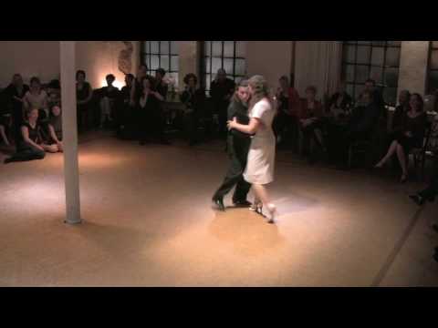 Tamara Juhan  and  Luis Bruni  are  dancing  to  the  milonga  "  No Hay Tierra Como La Mia  "