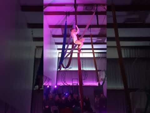 9 year old aerial artist Alaska Mari: silks solo