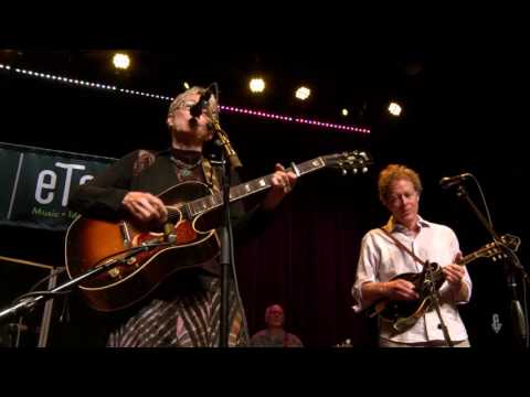 Eliza Gilkyson - Slouching Towards Bethlehem (eTown webisode #1051)