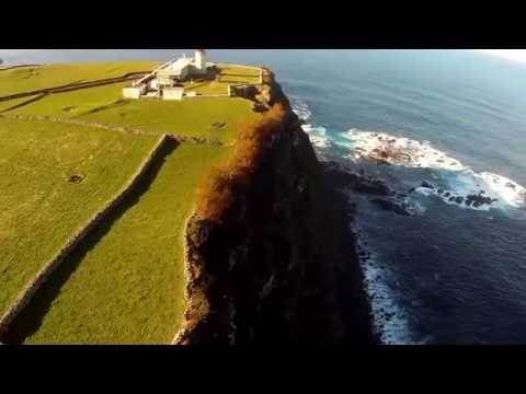 - Farol do Albarnaz - Ponta Delgada - Ilha das Flores - Madredeus: Ao longe o mar -