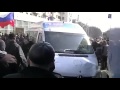 Митинг Как Пророссийские активисты разбивают автобус Детского дома Пилигрим 