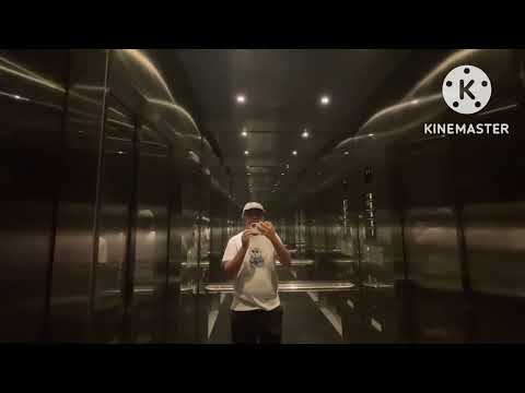 ￼Generic ￼Mitsubishi ￼Traction Elevator ￼ Nikes ￼Union Square ￼- San Francisco, CA