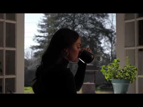 Ui Self-Heating Ceramic Mug & Charger