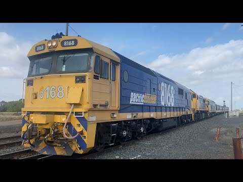 7733V stranded gauge Pacific National grain with 8168 X48 BL27 departing Gheringhap loop 28/11/2023
