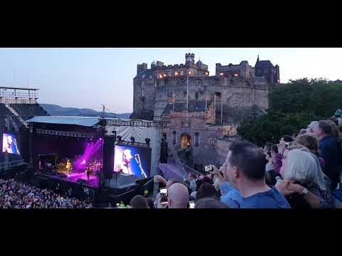 The Proclaimers Sunshine On Leith at Edinburgh Castle HD