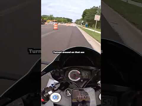 Biker broke his mirror so he tried to stop him 😱 @ItzTaeYT