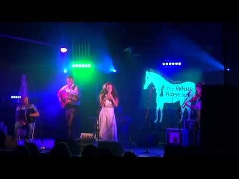 Georgia Lewis and Friends at the Village Pump Folk Festival (1)