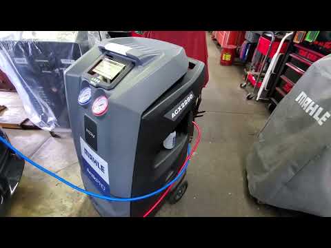 Ron Ananian The Car Doctor™ checks out the Mahle ArcticPro® ACX2280