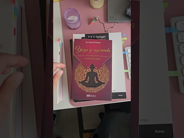 Vídeo relacionado con Manual de Yoga Contemporaneo