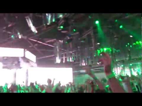 STEVE AOKI AOKIFY PIER 94 TURBULENCE