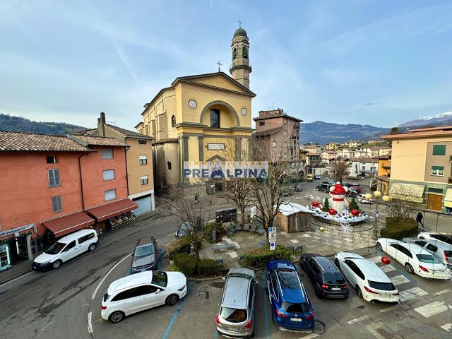 Trilocale da ristrutturare in piazza a Leffe