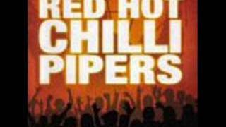 Red Hot Chilli Pipers-Thunderstruck on bagpipe