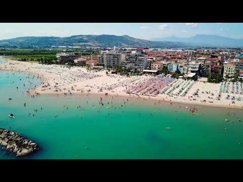 Porto d'Ascoli dal mare