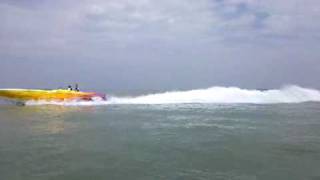 preview picture of video 'cigarette boats racing at LEOPA thunderfest 2010'