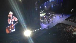 Kenny Chesney - Boston (Live)