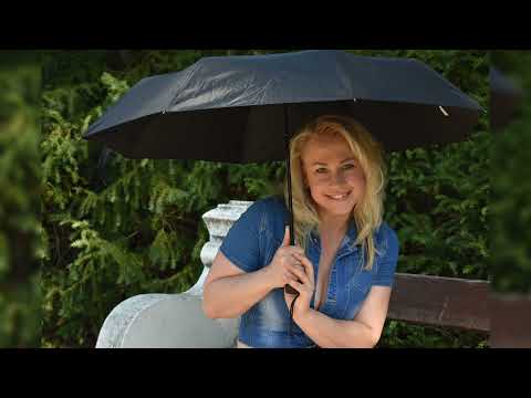 Iveta BARTOŠOVÁ Revival Lenka Břeská Kabátová Ú la la la ...