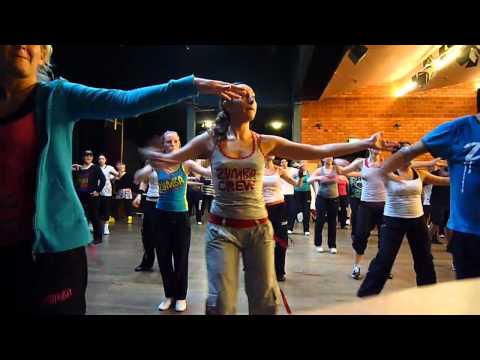 Zumba Party Årsta 25/2 Zumbika and Carlos dance to ZumbaTwinz