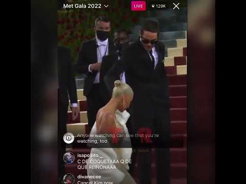 Kim Kardashian and Pete Davidson at the metgala 2022