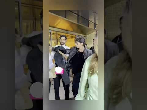 SRK's rude behavior with a fan for taking selfie 😧😡!!!!!          #srk #shorts #trending #explore