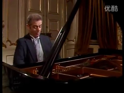 Mozart Piano Sonata no. 5 in G major, kv. 283 - Daniel Barenboim