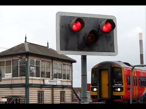 Sneinton Junction - Snow Trains - Nottingham ancient signal box & Rail Crossing