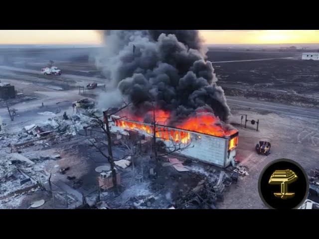 Texas en llamas: un rayo desata masivo incendio que arrasa con puente ferroviario, casas y vehículos