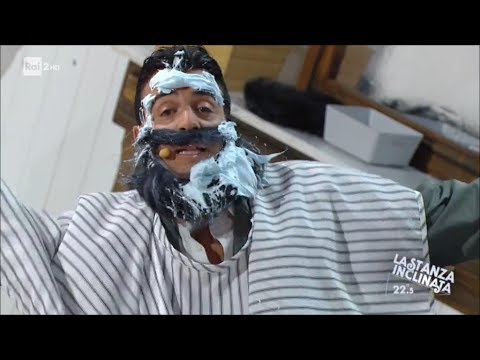 La stanza inclinata, “Dal barbiere” - Stasera tutto è possibile 06/03/2018