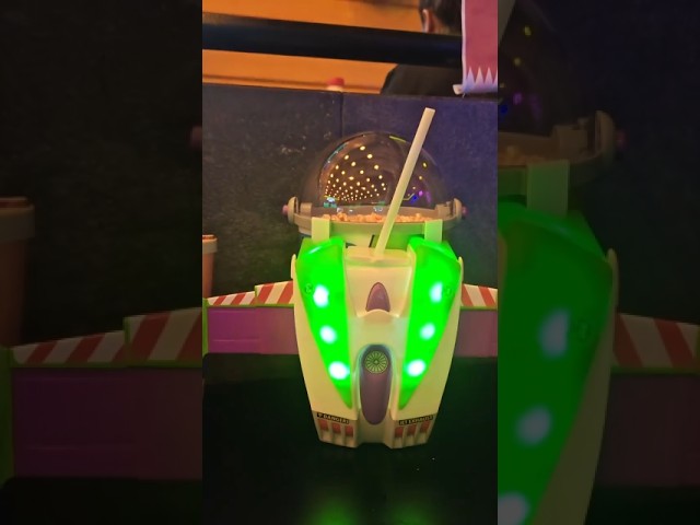 Vídeo relacionado con Disney Toy Story - Botas de agua con luz para niños, diseño de alienígenas, lluvia y nieve, unisex, con luces intermitentes, Green, 28 EU