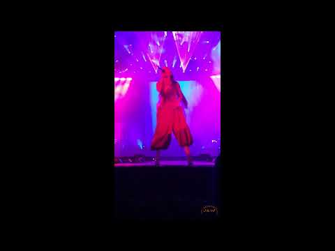 170919 Ariana Grande - Love Me Harder