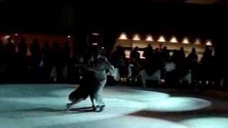 Video thumbnail for Guillermina Quiroga y Roberto Reis bailan el 16/feb/08