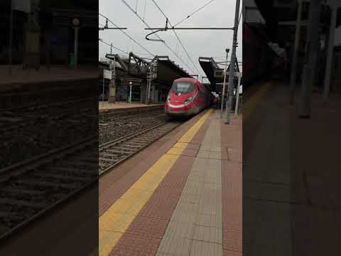 FRECCIAROSSA  9551   in partenza  per SALERNO