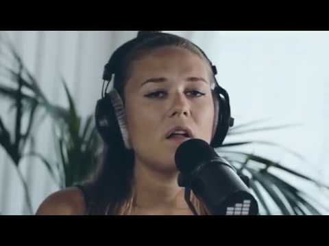 Amille - Fade Away (Live @ East FM)